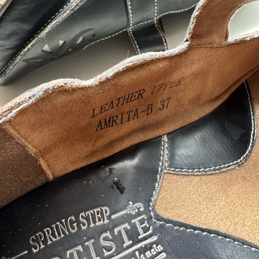 L'ATISTE Black Cutout Mary Jane Wedges - Picture 7 of 8